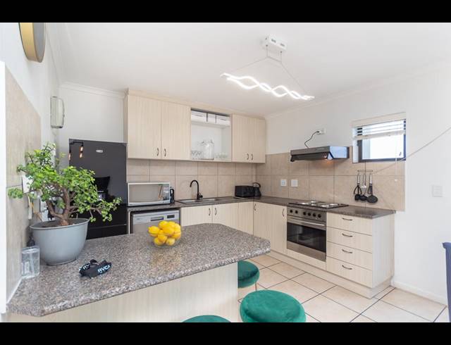 2 BEDROOM APARTMENT SOLD IN BURGUNDY ESTATE